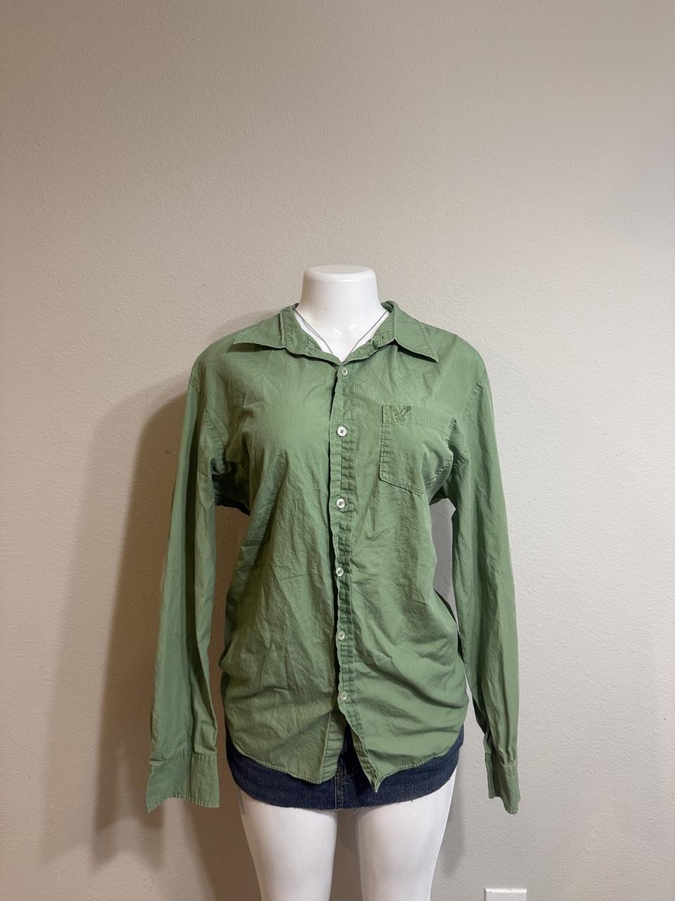 💚 American Eagle Vintage Fit Button-Up Shirt 💚