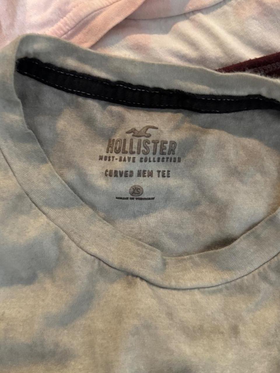 Hollister Co. Women's Grey and White Tshirt