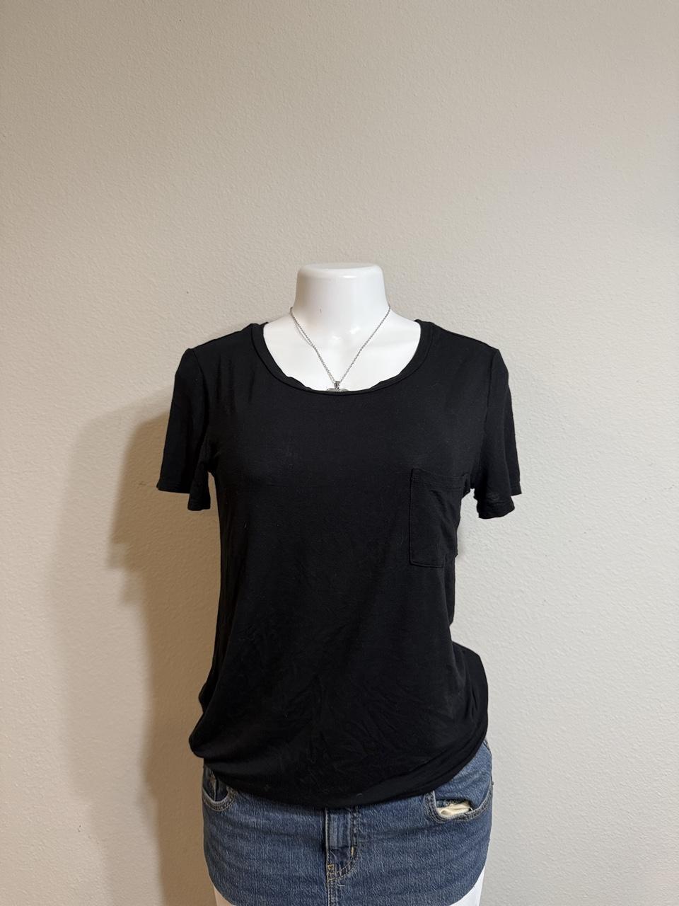 🖤 American Eagle Soft & Sexy Pocket Tee 🖤