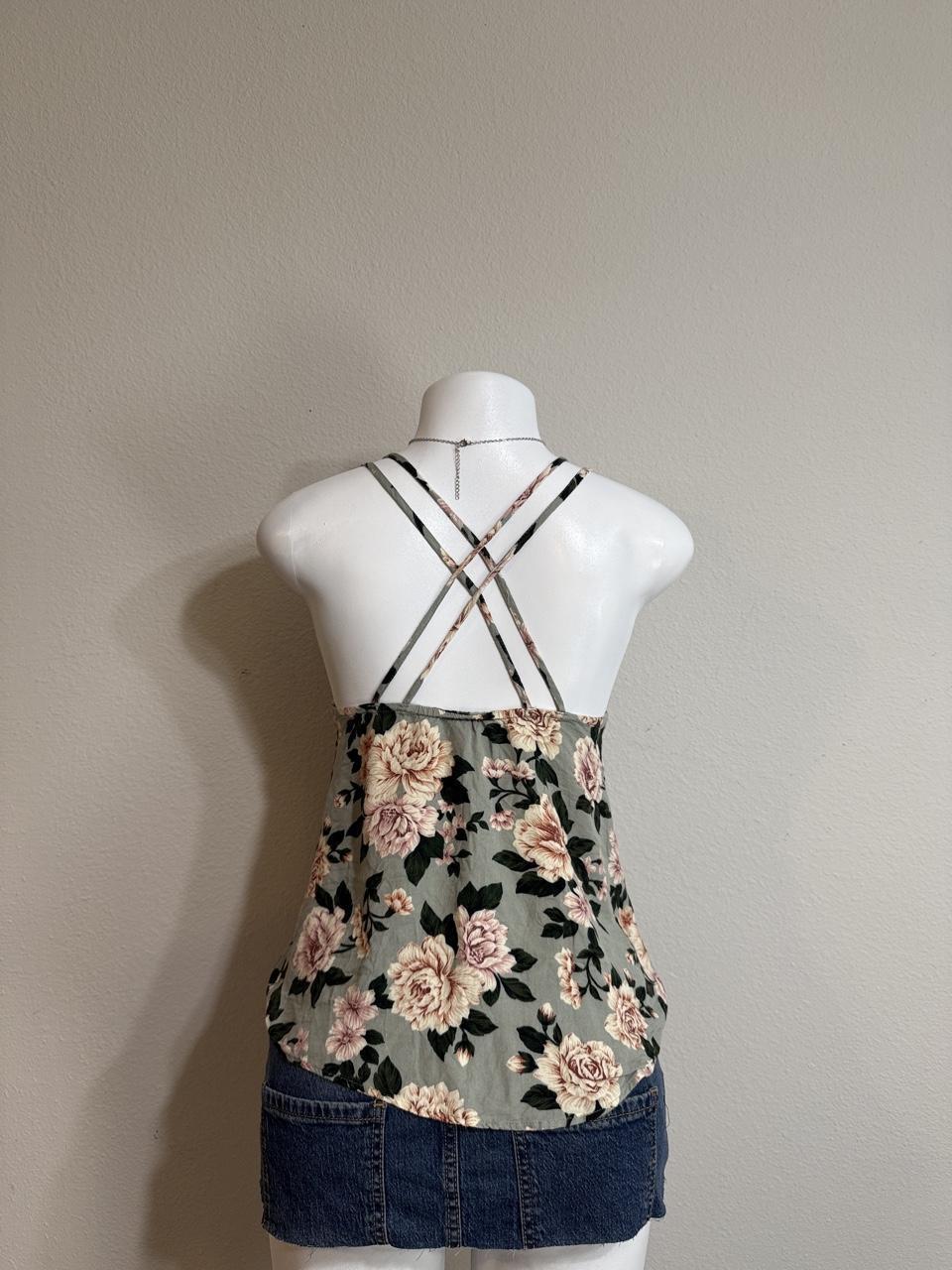 🌸 American Eagle Floral Button Cami 🌸
