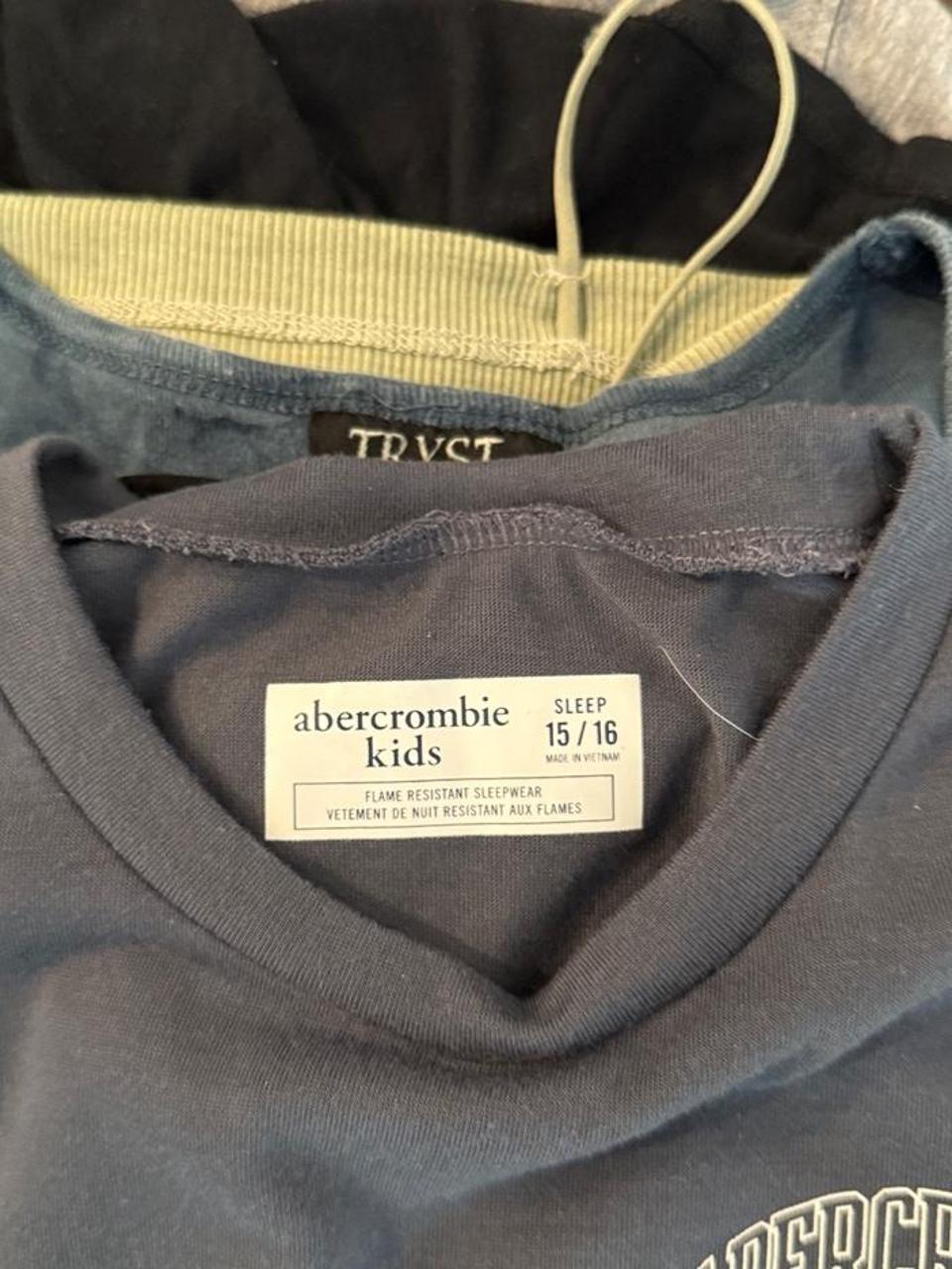 💙📚 Y2K Abercrombie Kids Graphic Tee 📚💙
