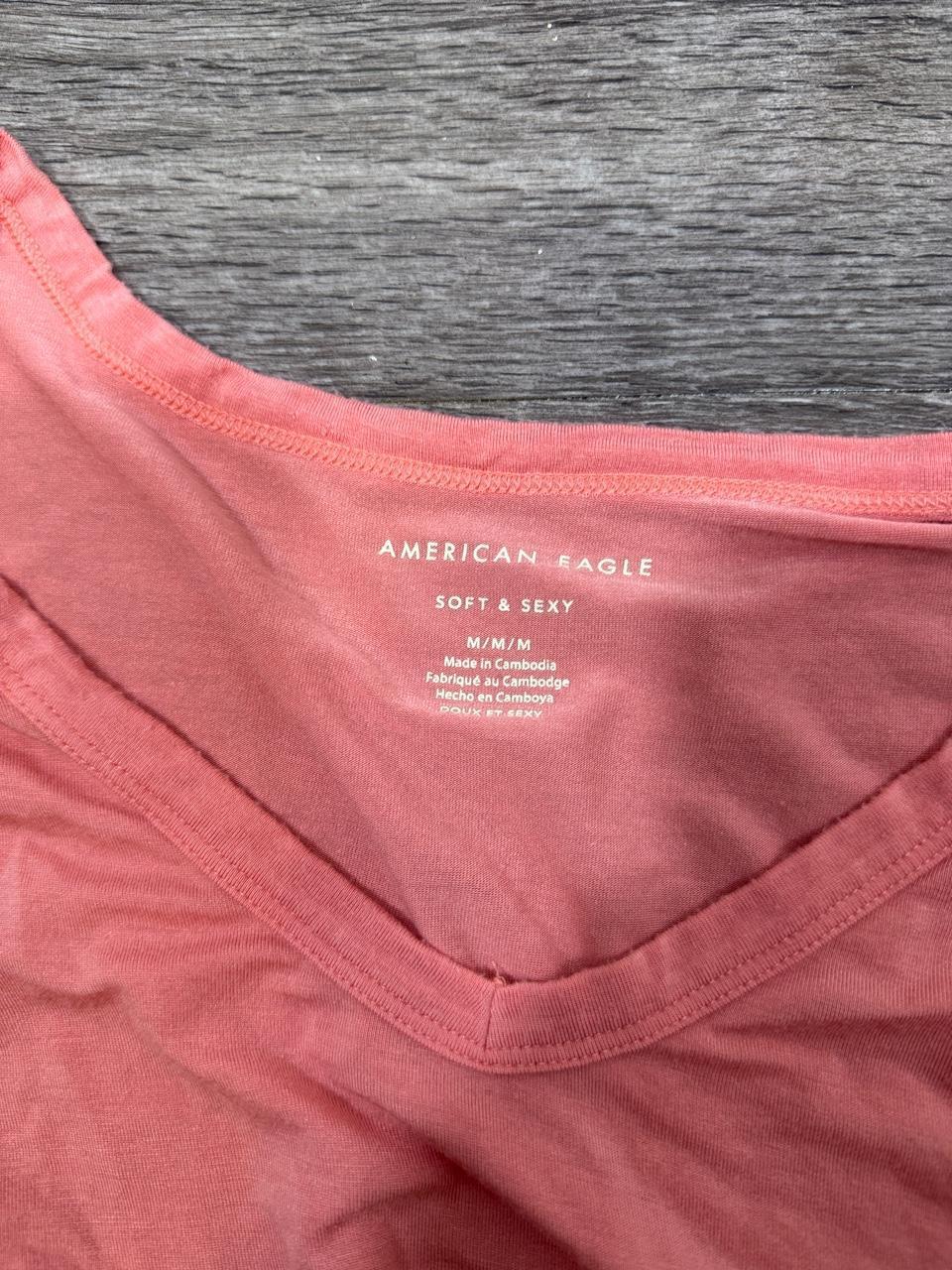 🩷 American Eagle Soft Coral V-Neck Tee 🩷