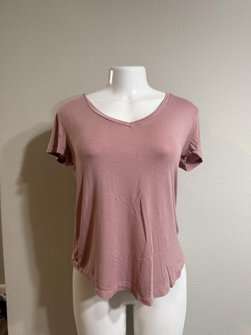 Aeropostale Women's Pink and Purple Tshirt