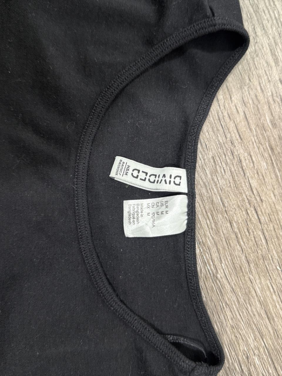 🤍 Y2K H&M Black Cropped Baby Tee 🤍